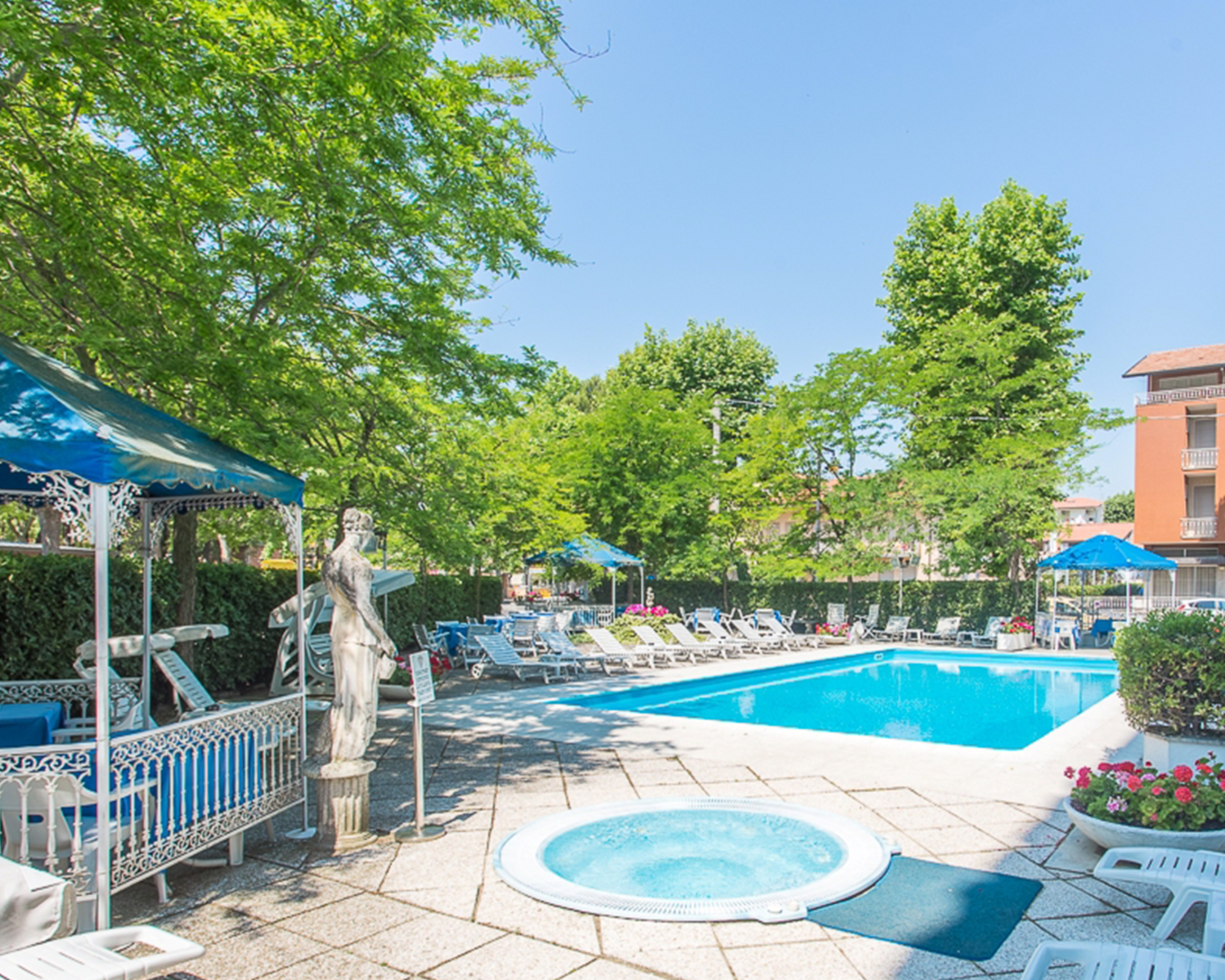 Piscina hotel Cesenatico